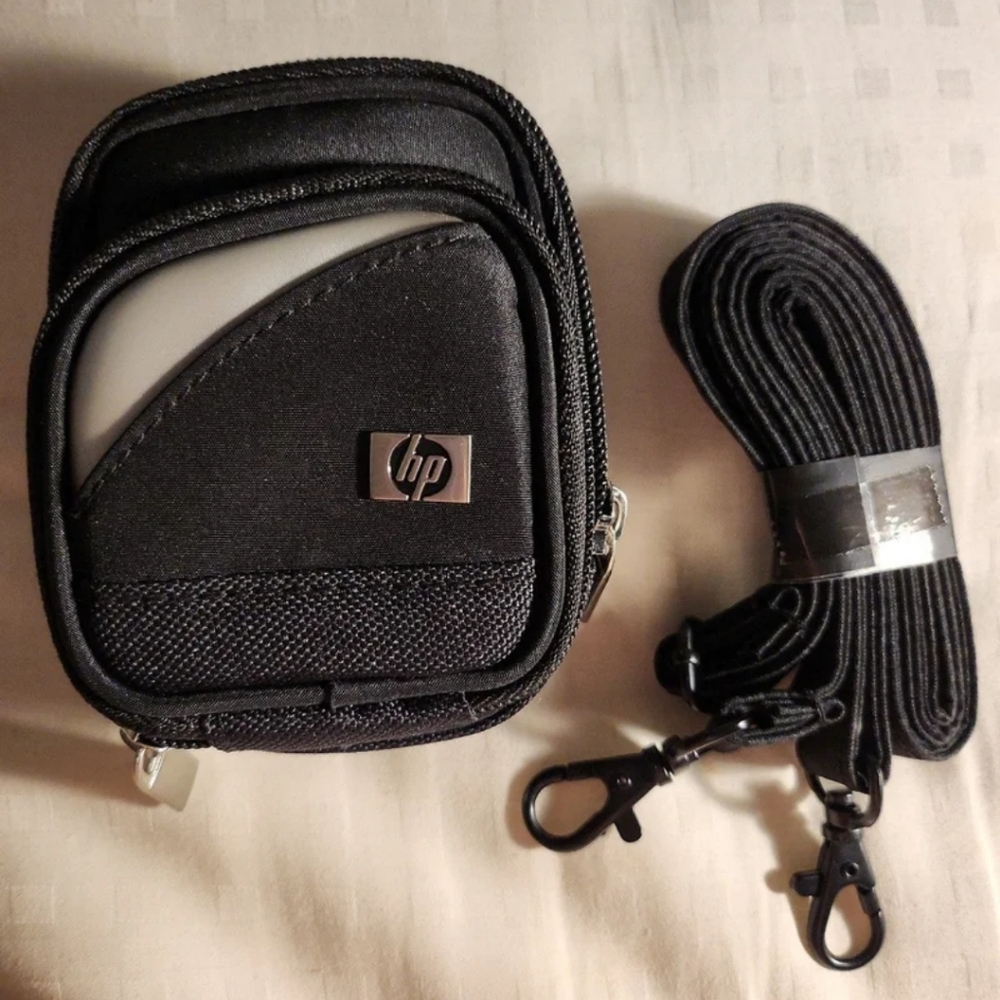 HP Camera Accessory Case - L1810-80005